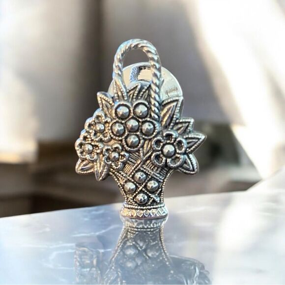 Vintage Avon Silver tone Floral Basket pin. Circa 1980s. - Picture 3 of 5